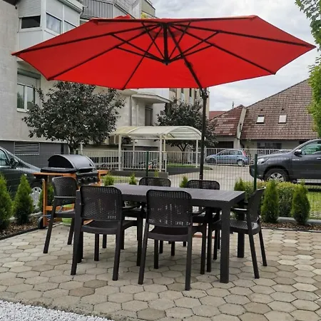 Apartman Modern With Free Parking & Terrace Near