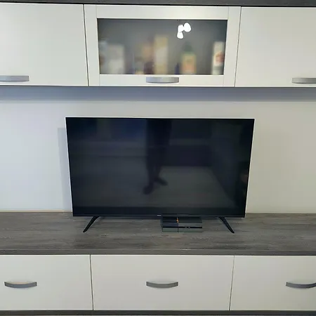 Apartman Modern With Free Parking & Terrace Near *