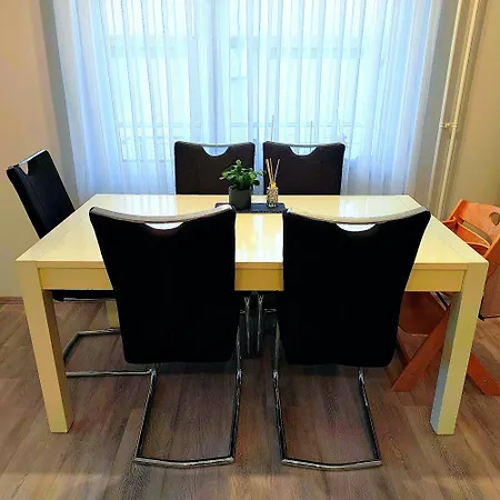 Modern With Free Parking & Terrace Near Apartman